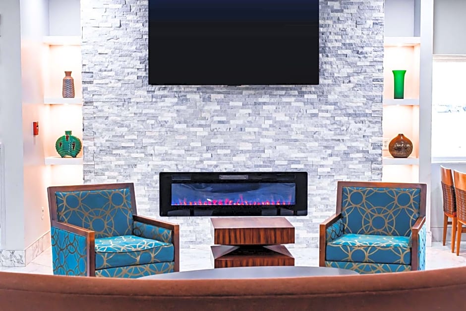 La Quinta Inn & Suites by Wyndham Evansville