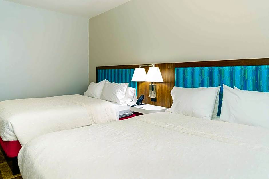 Hampton Inn By Hilton Garden City