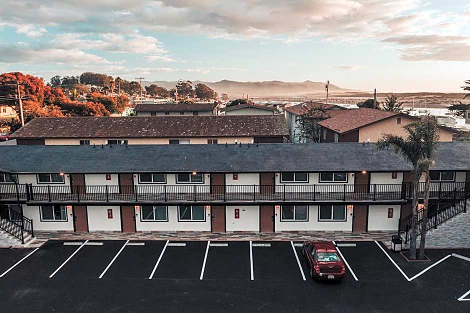 Blufftop Inn & Suites - Wharf/Restaurant District