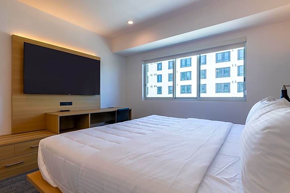 Hotel Mai Downtown Long Beach