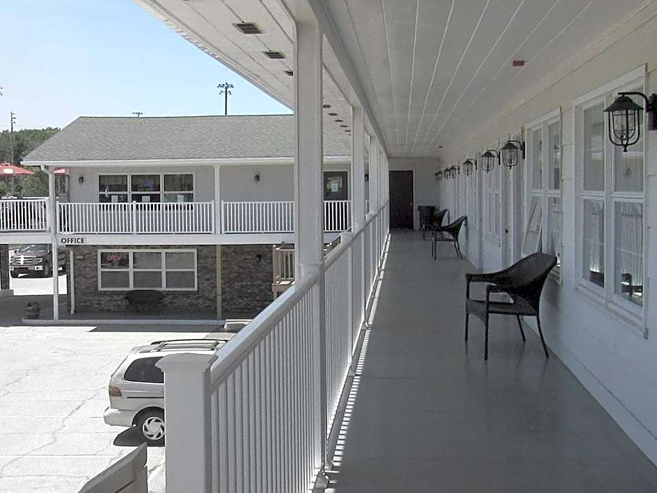 Brewer Motor Inn
