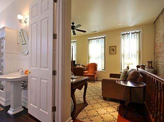 Grand Center Inn