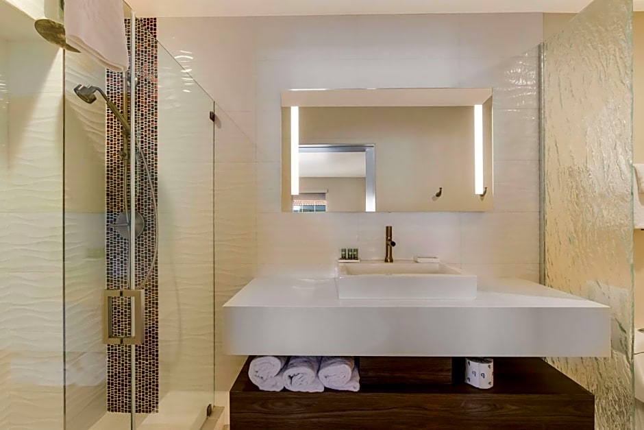 SureStay Plus Hotel by Best Western Tempe University
