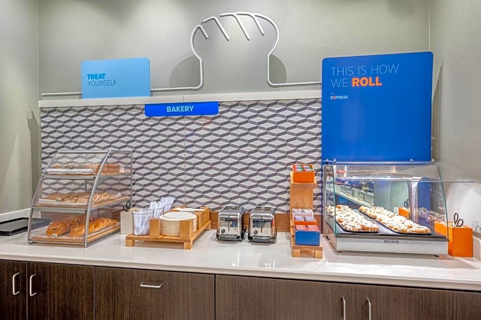 Holiday Inn Express and Suites St Louis-Chesterfield