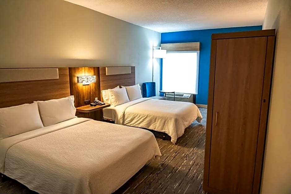 Holiday Inn Express Hotel & Suites West Chester