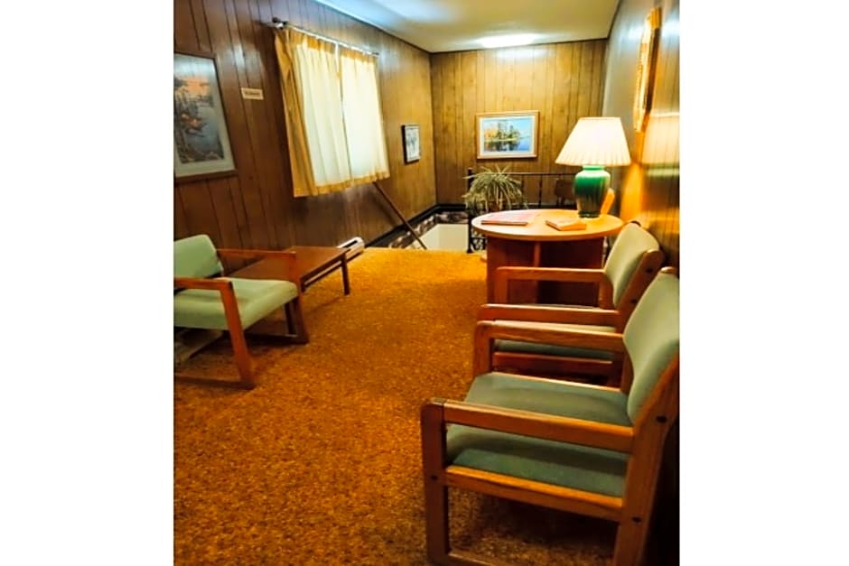 Love Hotels Voyageur by OYO at International Falls MN