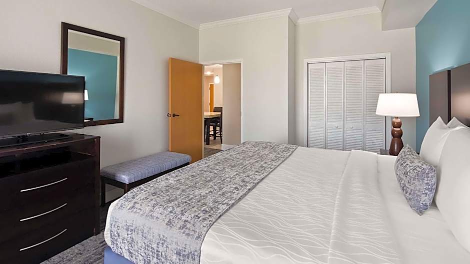 Best Western Plus Ambassador Suites Venice