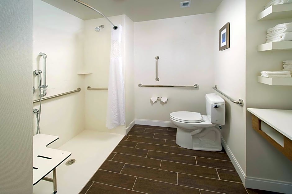 Hampton Inn By Hilton & Suites Syracuse/Carrier Circle