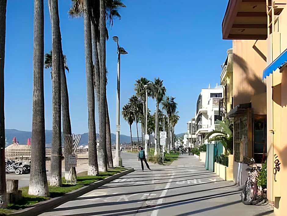 Venice on the Beach Hotel
