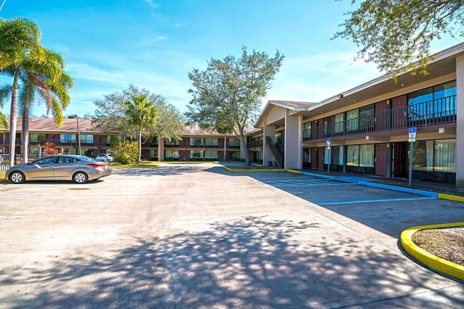 Americas Best Value Inn & Suites Melbourne