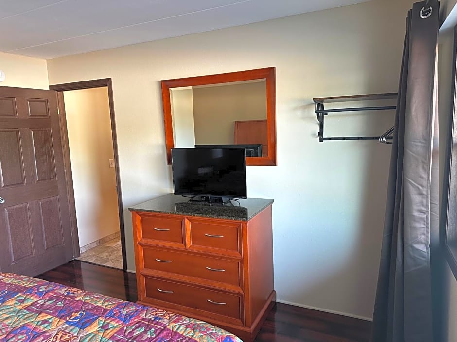 All Star Inn & Suites