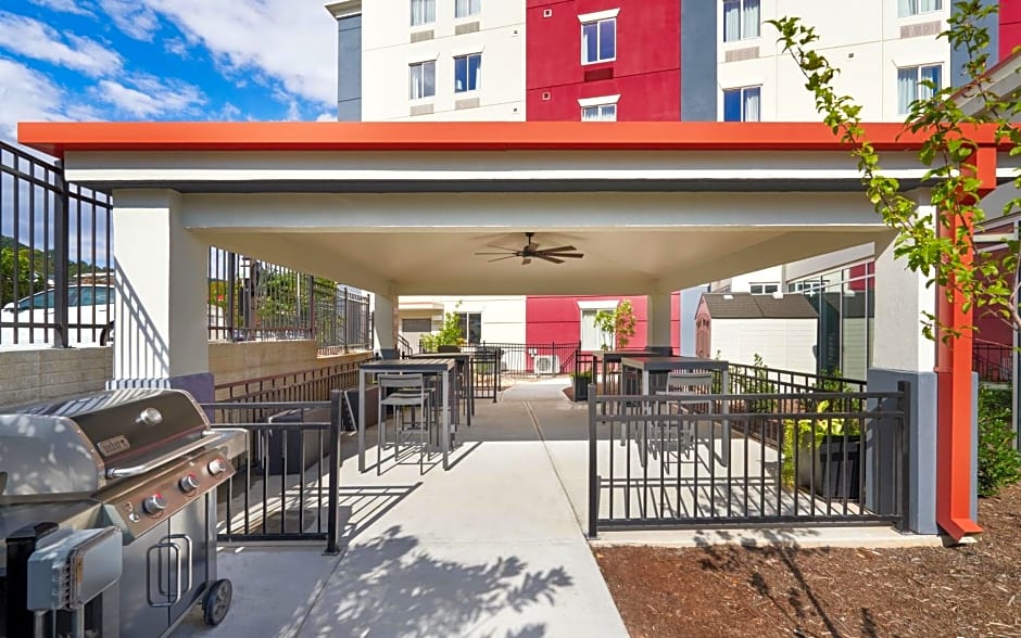Candlewood Suites - Asheville Downtown, an IHG Hotel