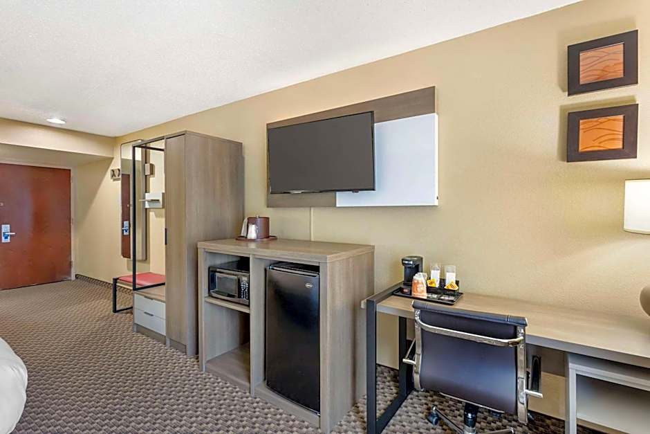 Comfort Inn & Suites Carneys Point