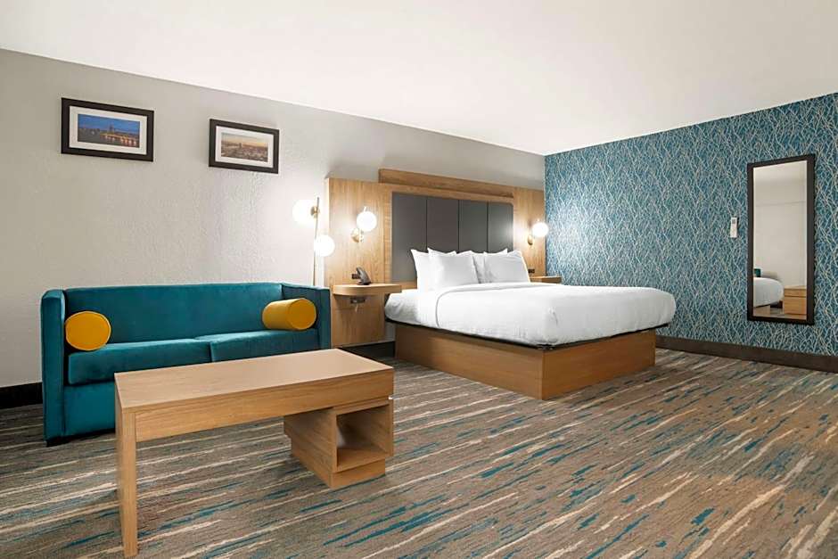 Best Western Plus Mobile Inn and Suites