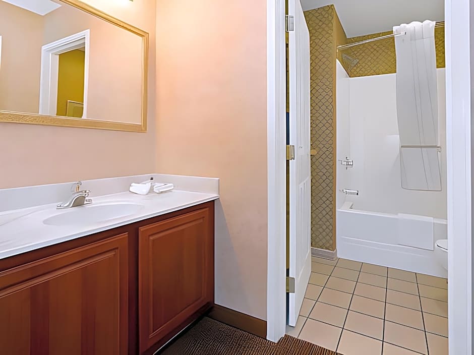Hawthorn Extended Stay by Wyndham Cincinnati/Sharonville