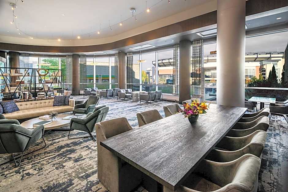 Renaissance by Marriott Boston Patriot Place Hotel