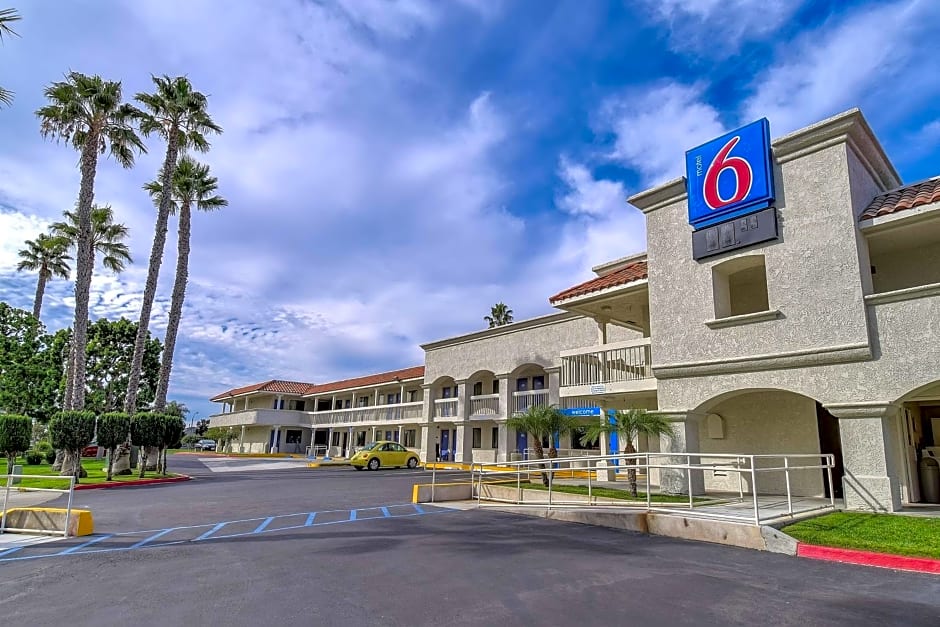 Motel 6-Carlsbad, CA Beach
