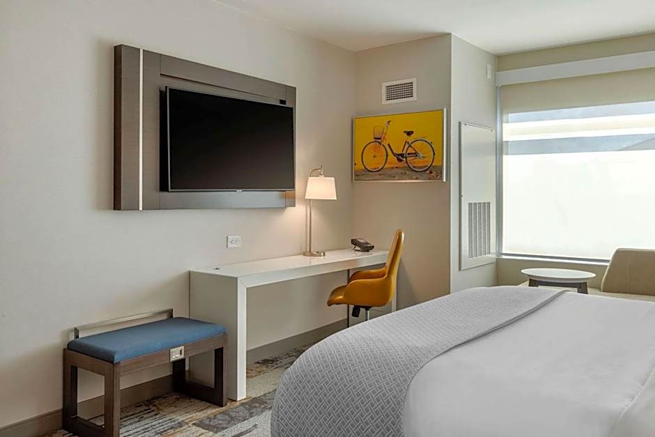 Cambria Hotel Charleston Riverview