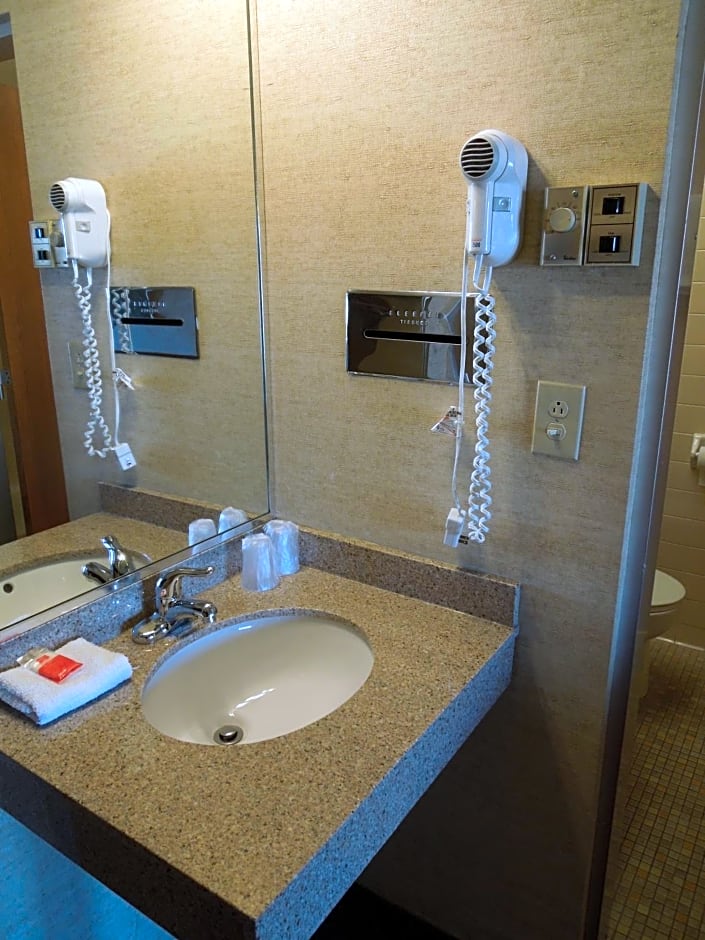 Red Carpet Inn Syracuse Airport
