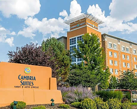 Cambria Hotel Denver International Airport