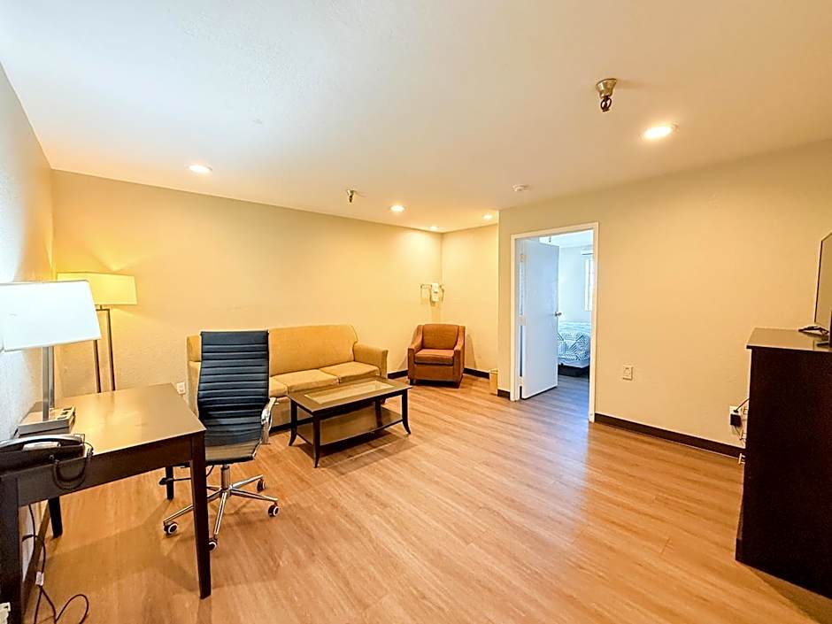 Studio 6 Suites Tucson, AZ Airport Kino Sports Complex