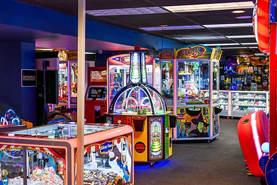 Six Flags Great Escape Lodge & Indoor Waterpark