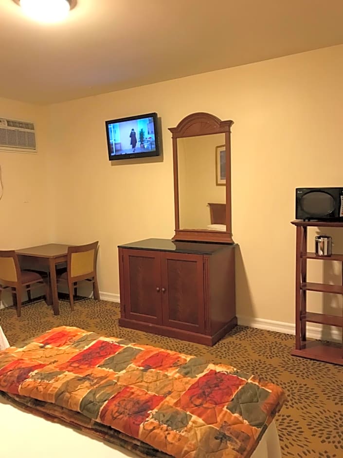 Waterbury Big Apple Motel