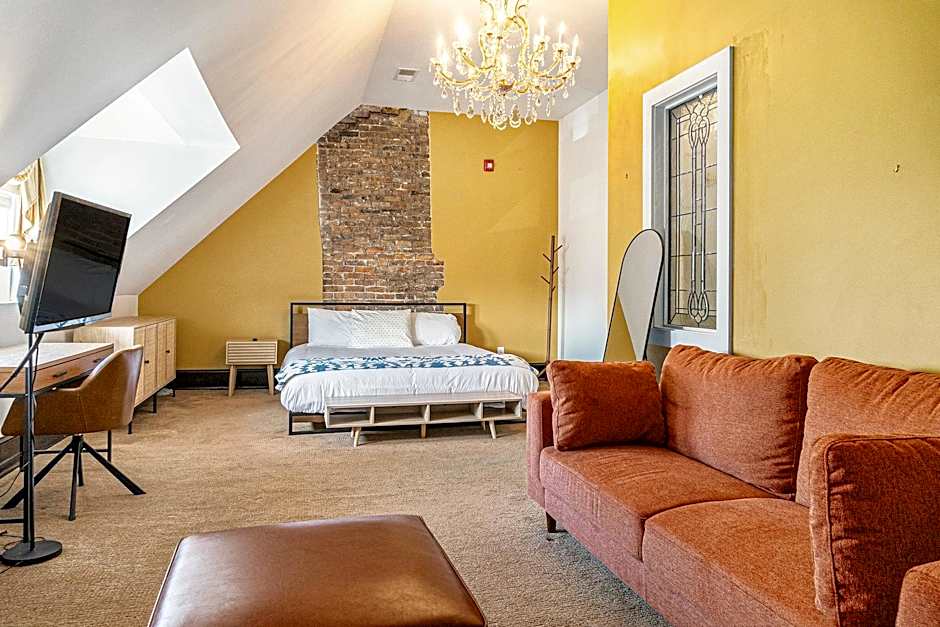 Hassinger Daniels Mansion Bed and Breakfast
