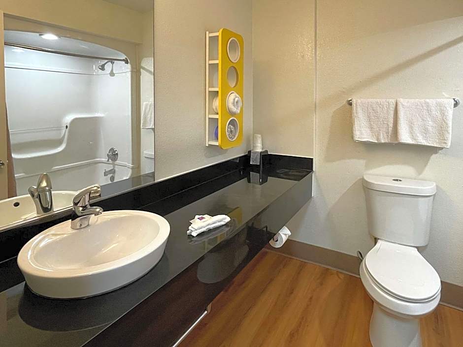 Motel 6-Duncanville, TX - Dallas