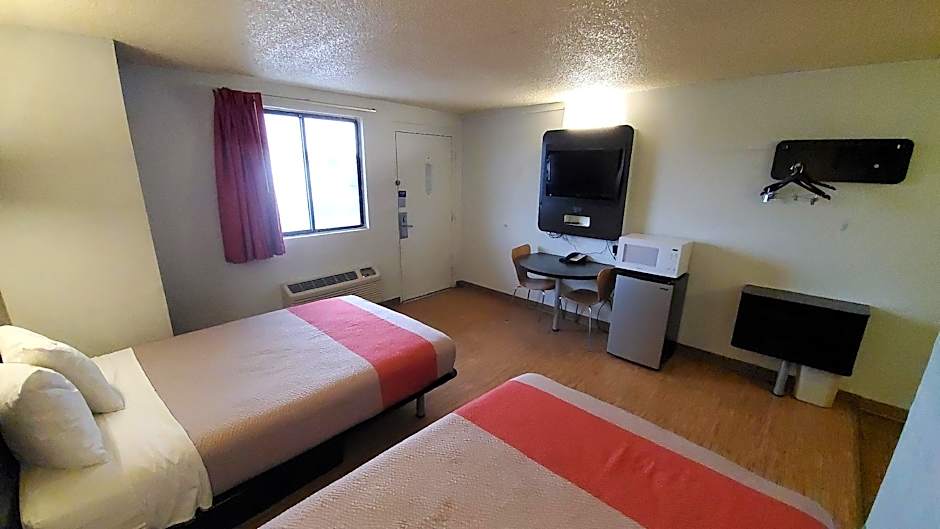 Economy Hotel Plus
