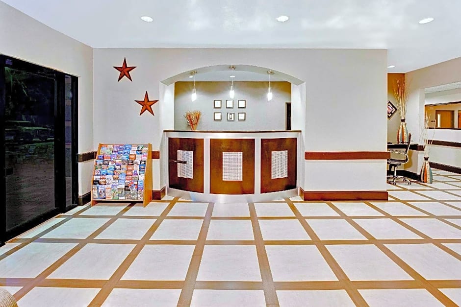 Super 8 by Wyndham Houston/I-10/Federal Road