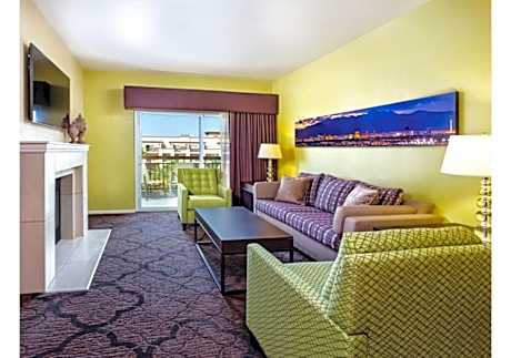Deluxe 3-BR Condo - Lazy River Summer Fun - Special Offer Now!