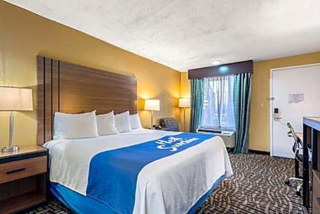 1 King Bed Business Room Non-Smoking
