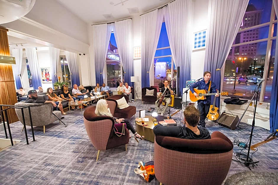 Saint Kate - The Arts Hotel