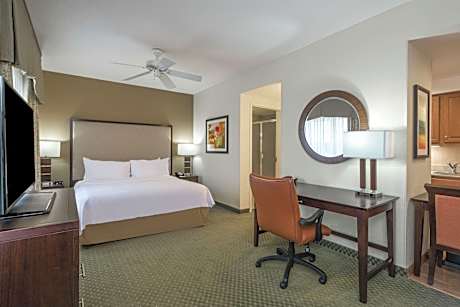 One-Bedroom Large King Suite - Non-Smoking