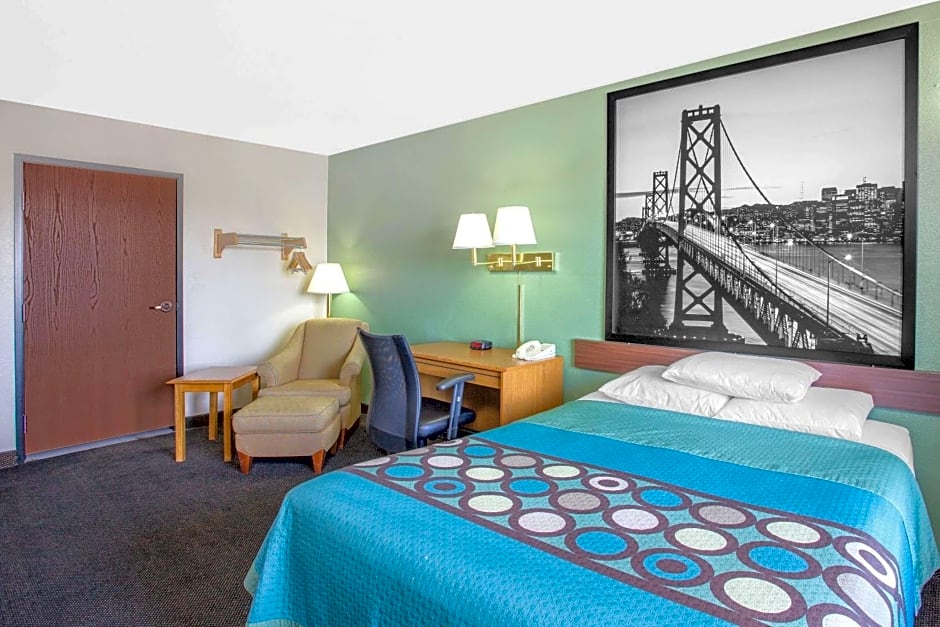 Super 8 by Wyndham Barstow