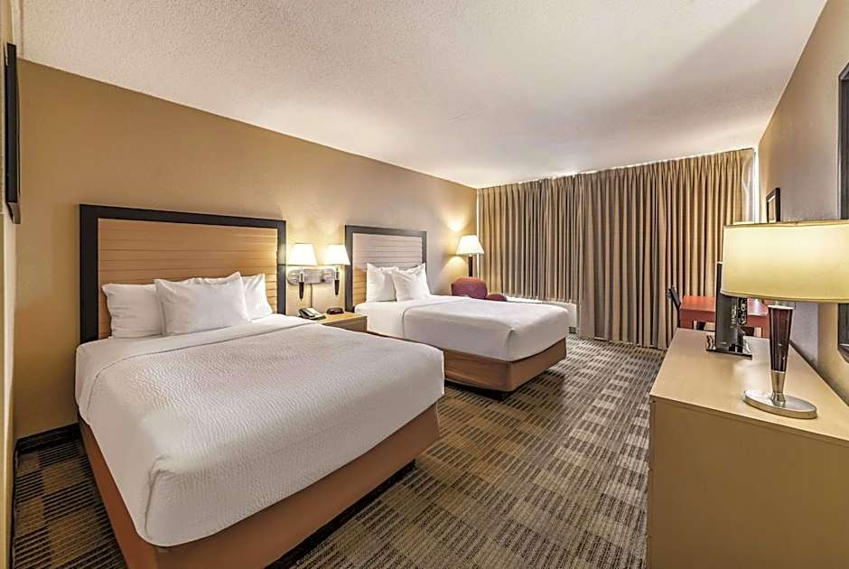 Ramada by Wyndham Fairfield NJ