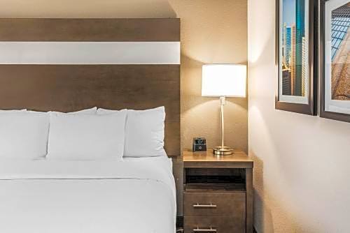 La Quinta Inn and Suites by Wyndham Houston Spring South