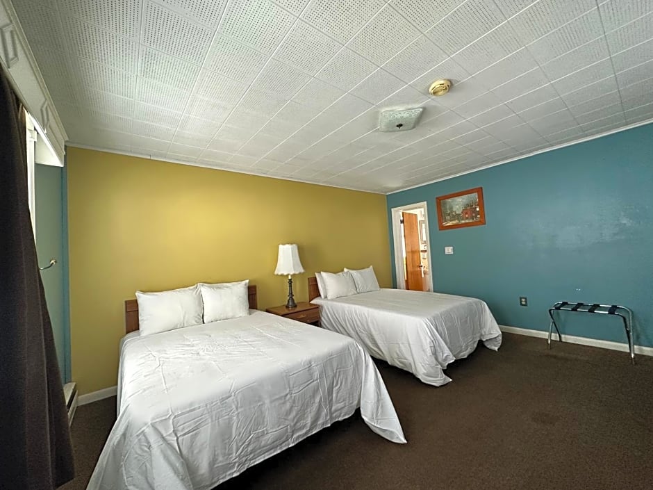 The Colonial Inn & Creamery