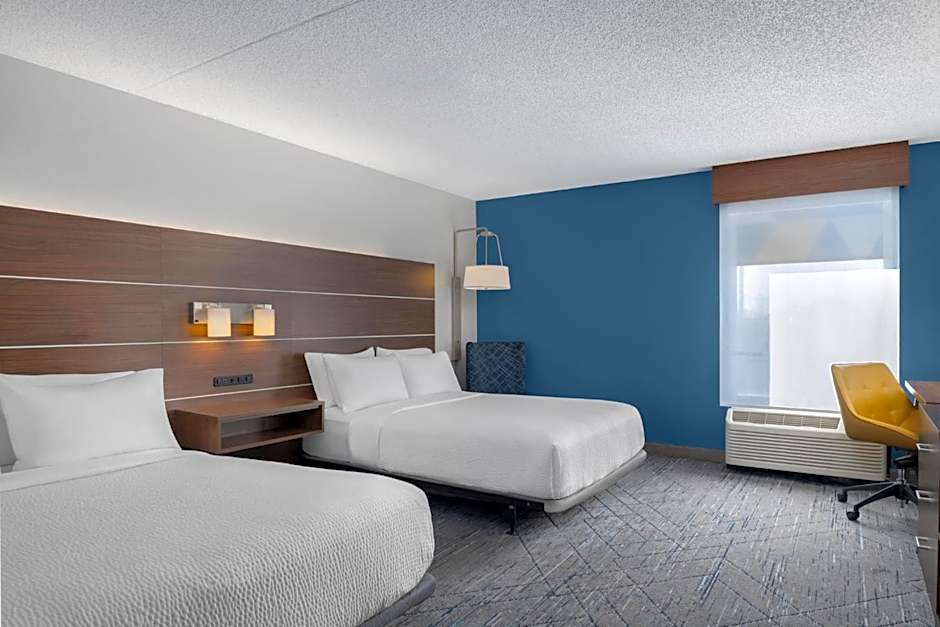 Holiday Inn Express Hotel & Suites Bentonville