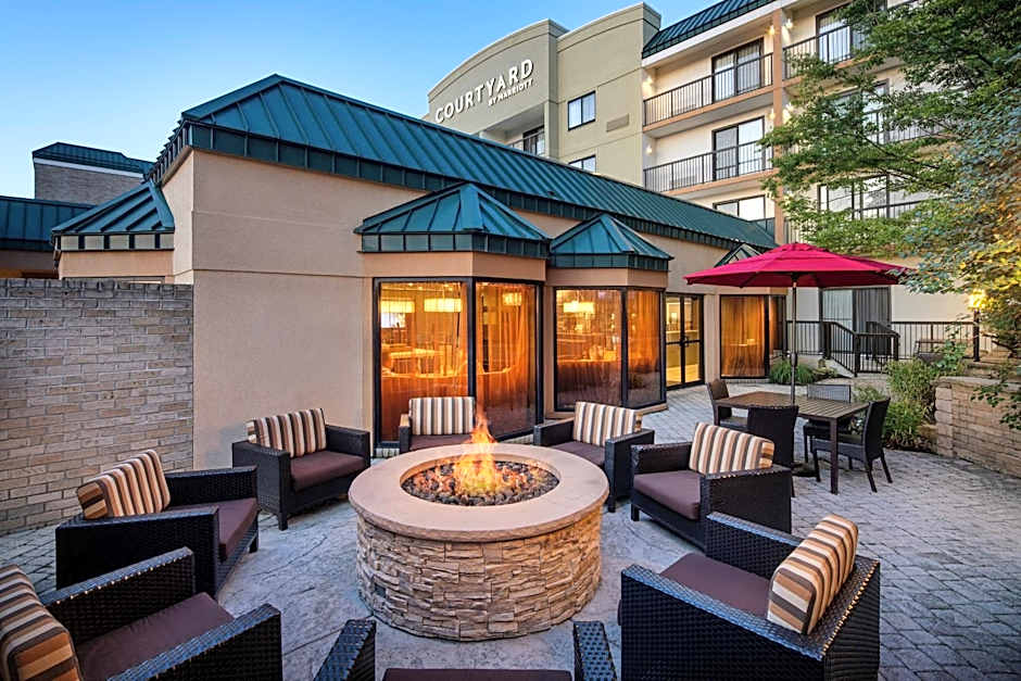 Courtyard by Marriott Cleveland Beachwood