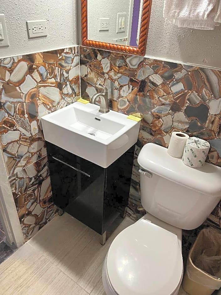 Miami Inn & Suites