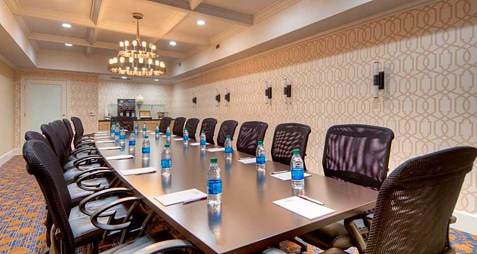 Best Western Plus Palm Court Hotel