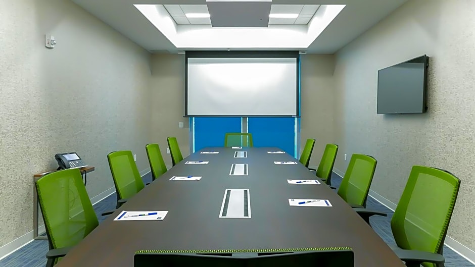 Holiday Inn Express & Suites Miami Airport