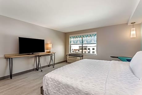 1 King Bed