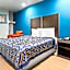 Econo Lodge Inn & Suites