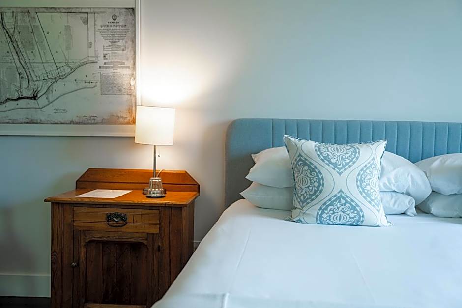 South Landing Inn