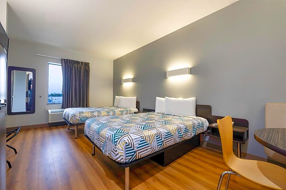 Studio 6 Suites Texas City I-45