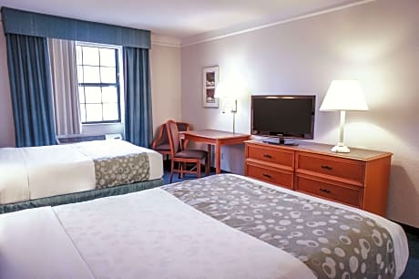 2 Double Beds Non-Smoking