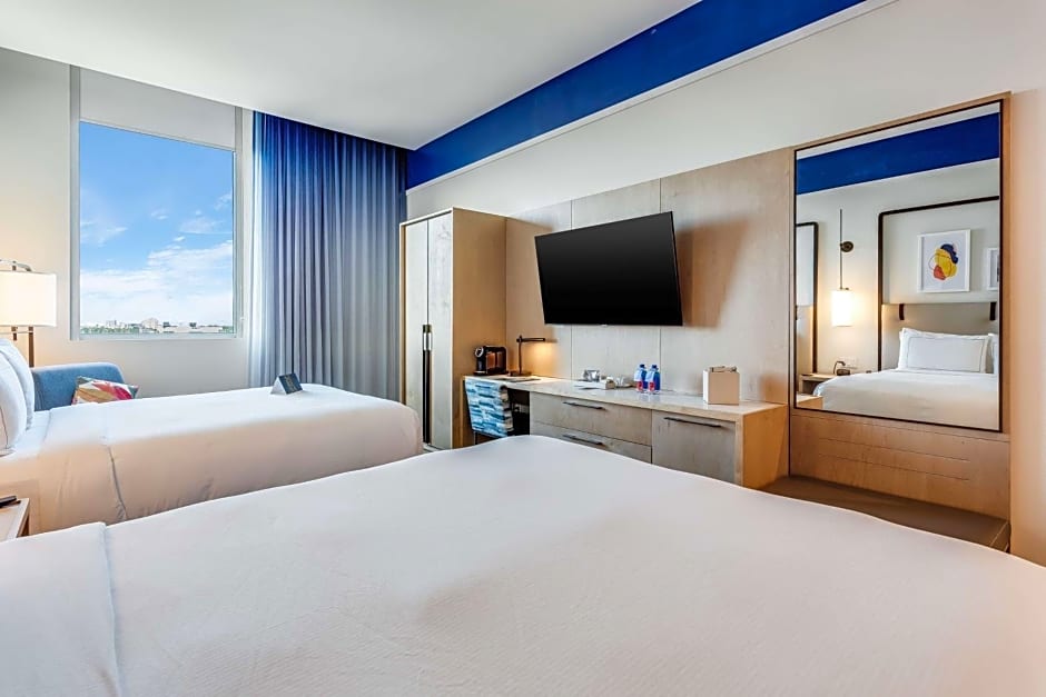 Serena Hotel Aventura, Tapestry Collection By Hilton